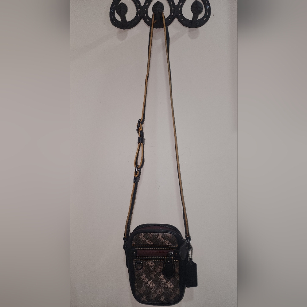 Coach Dyan 10 Horse And Carriage Crossbody Mens Bag Signature NWOT - Picture 6 of 15